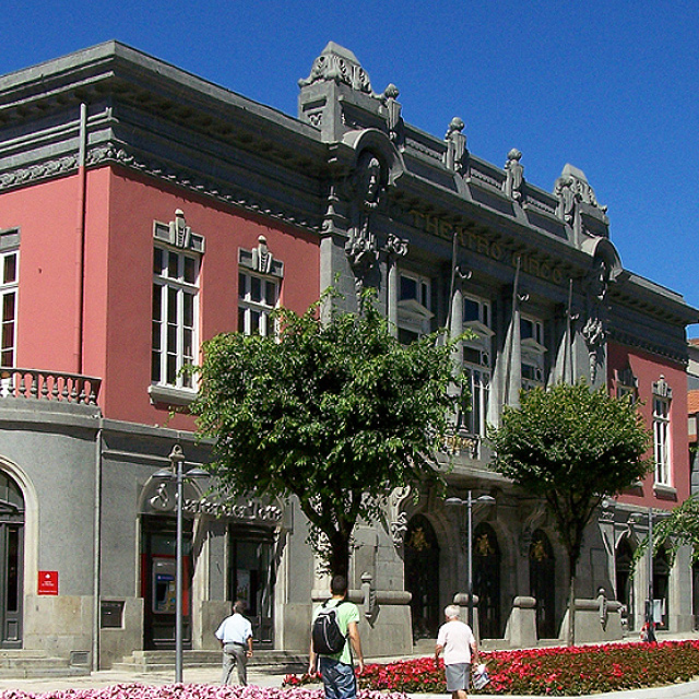 auaufeiomau / sinsal